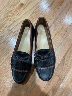 Allen Edmonds Black and Brown Leather Kiltie Tassel Loafers